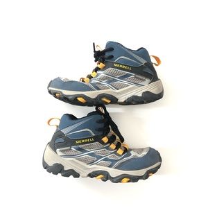 Merrel boys hiking Moab waterproof boots Sz 12